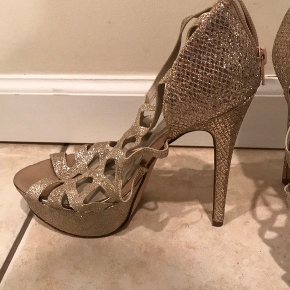 Never worn gold sparkle platform heels - Picture 2 of 2